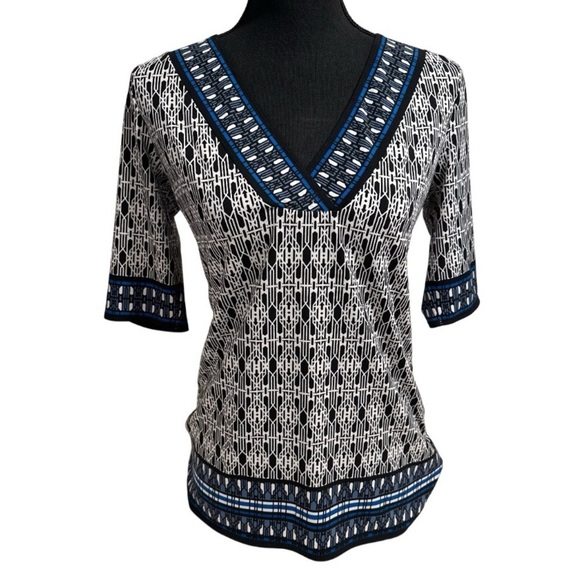Max Studio V Neck 3/4 Sleeve Geometric Pattern Top Cool, Soft & Stretchy S - Picture 4 of 17